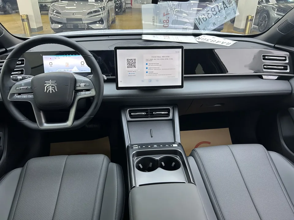 BYD Qin L DM Qin L DM 2026 DM-i 128KM Progressive 2026 — thumbnail 2
