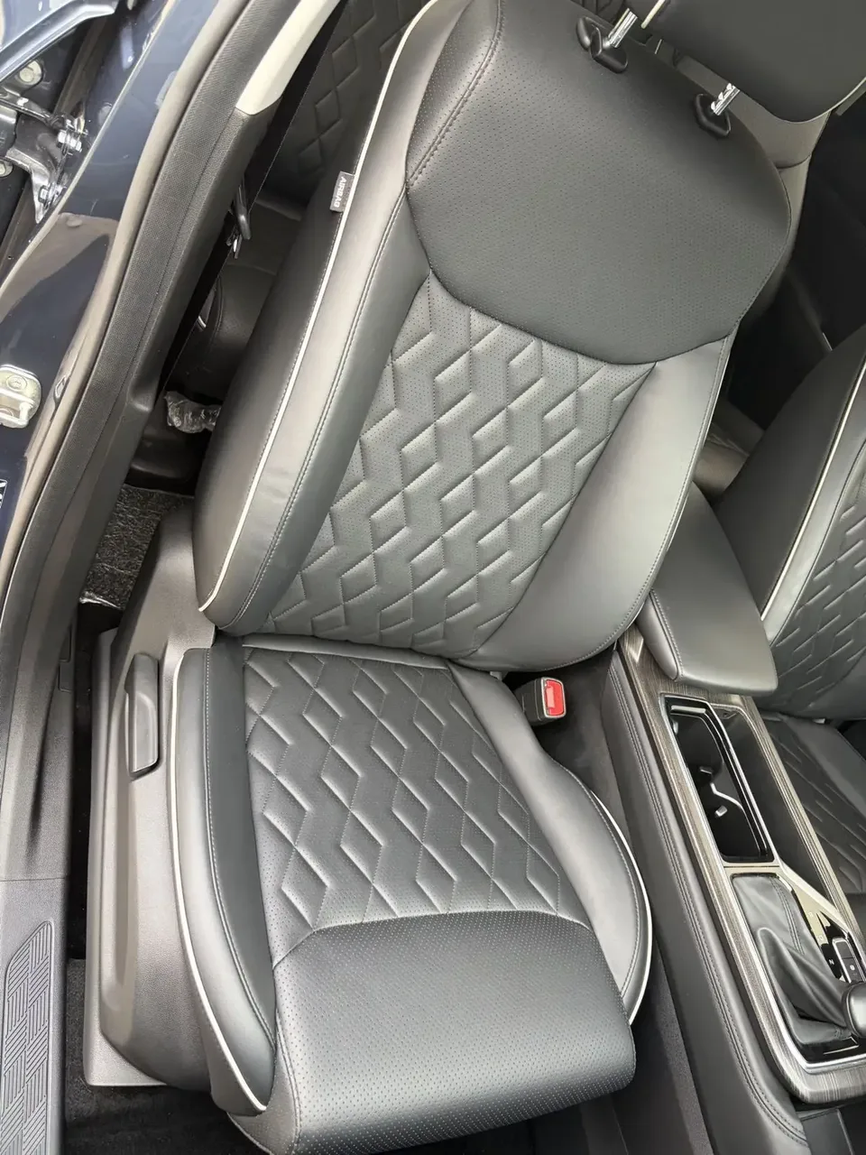 Wuling Jiachen Wuling Jiachen 2022 1.5T CVT Premium Flagship Model 2023 — thumbnail 3