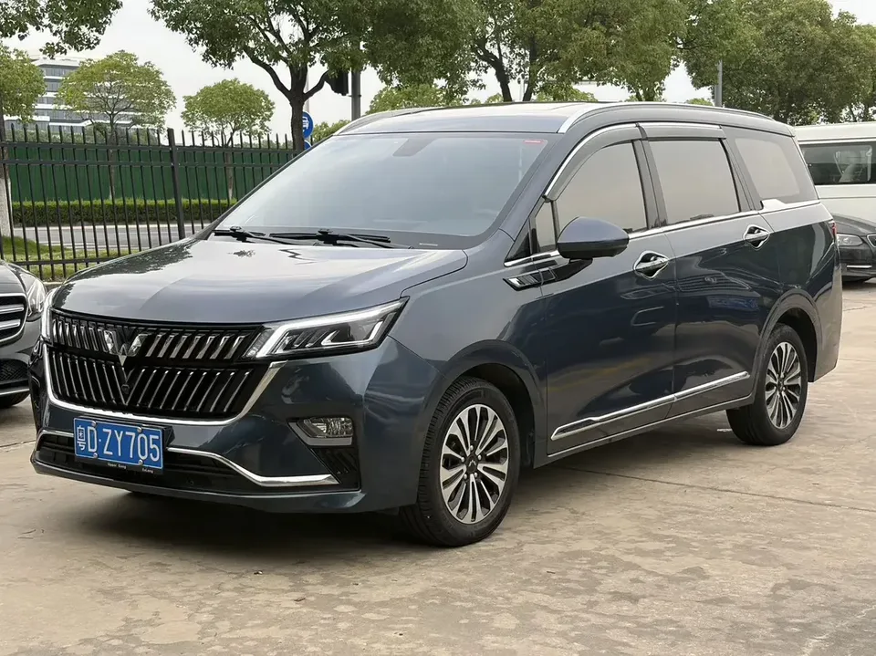 Wuling Jiachen Wuling Jiachen 2022 1.5T CVT Premium Flagship Model 2023 — photo 1, buy with delivery to Moscow