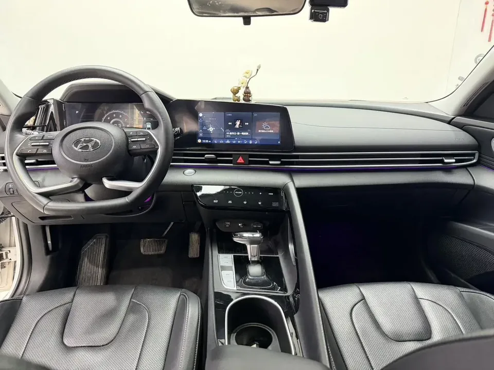 Hyundai Elantra Elantra 2022 1.5L CVT LUX Premium Edition 2022 — thumbnail 4