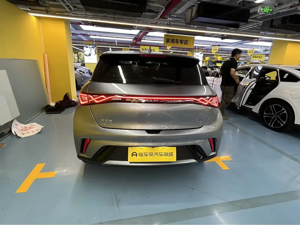 BYD Dolphin dolphin 2024 Honor Edition 420km Fashion Edition 2023 — thumbnail 2