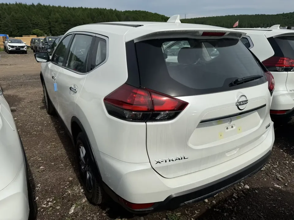 Nissan X-Trail Qijun 2025 Honor 2.0L 2WD Leading Edition 2026 — thumbnail 4