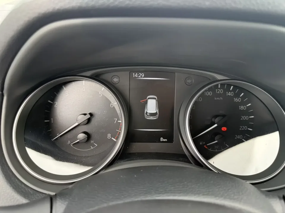 Nissan X-Trail Qijun 2025 Honor 2.0L 2WD Leading Edition 2026 — thumbnail 5