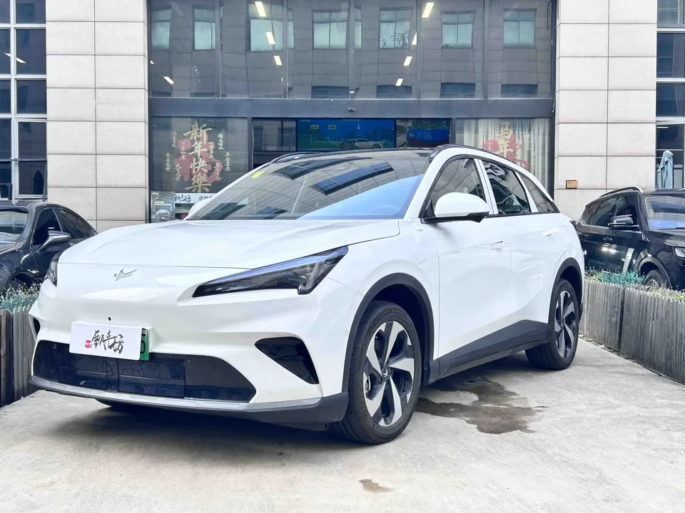 ARCFOX Extreme Fox JiFox Alpha T5 JiFox Alpha T5 2026 Pure electric version 560 Yuanjing Smart Edition 2026 — photo 1, buy with delivery to Moscow