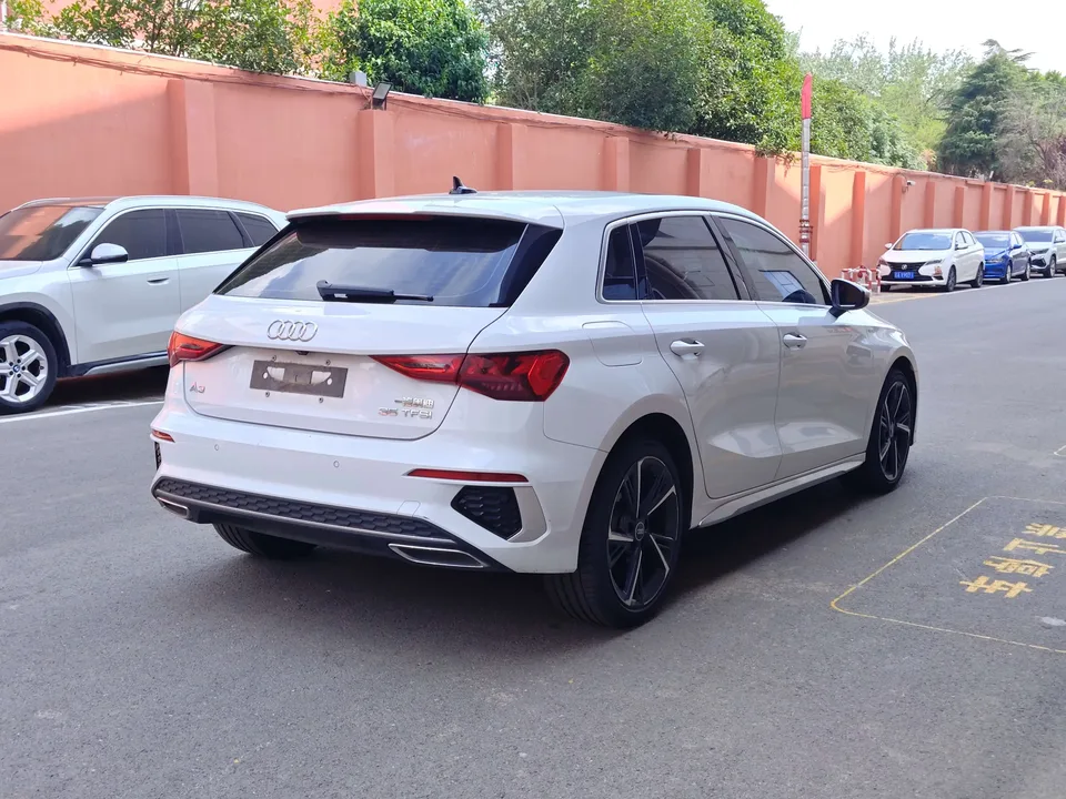 Audi A3 Audi A3 2022 Sportback 35 TFSI Stylish and sporty 2022 — thumbnail 4