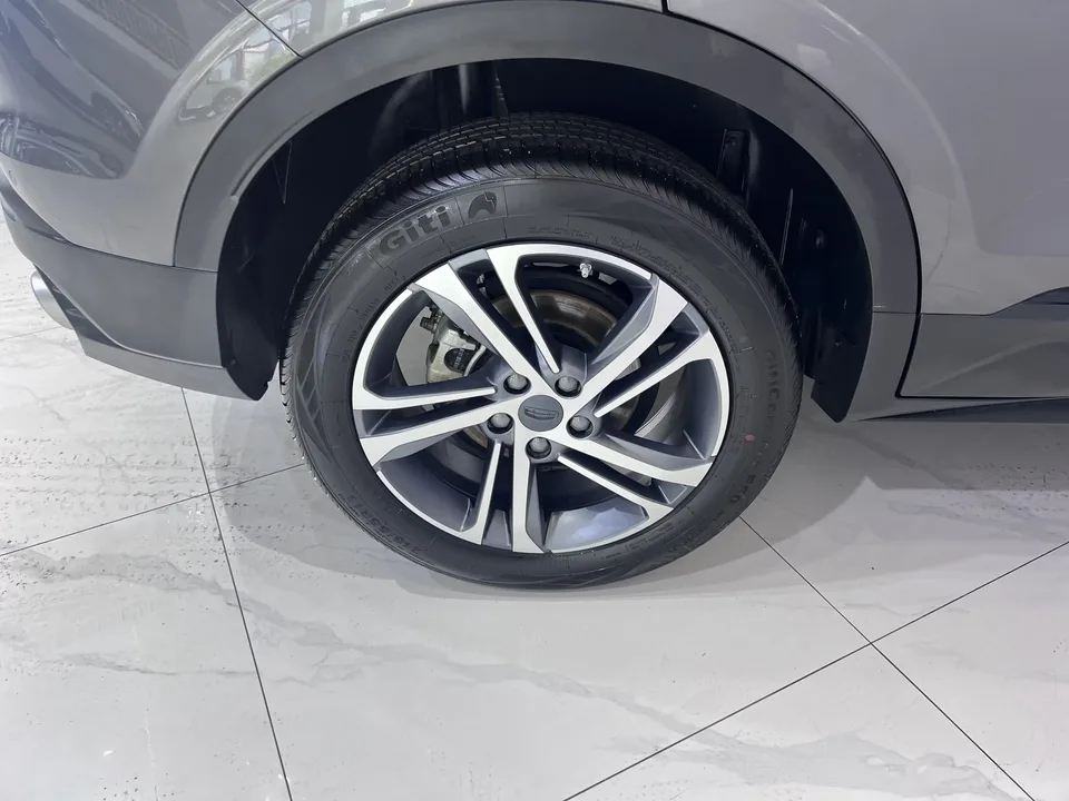 Geely Coolray SX11 Binyue 2021 240T DCT Diamond Edition 2022 — thumbnail 3
