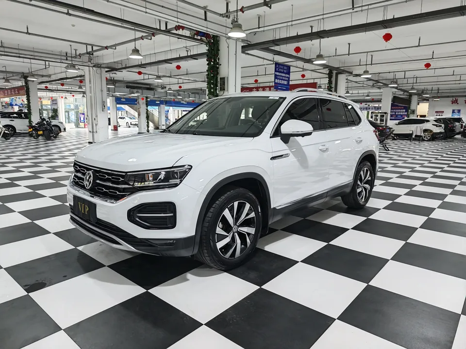 Volkswagen Tayron Tanyue 2022 280TSI 2WD Luxury Smart Edition 2022 — photo 1, buy with delivery to Moscow