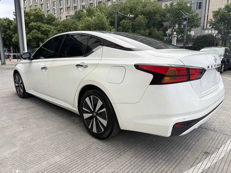 Nissan Altima Sound of nature 2021 2.0L XL Comfort Edition 2022 — thumbnail 4