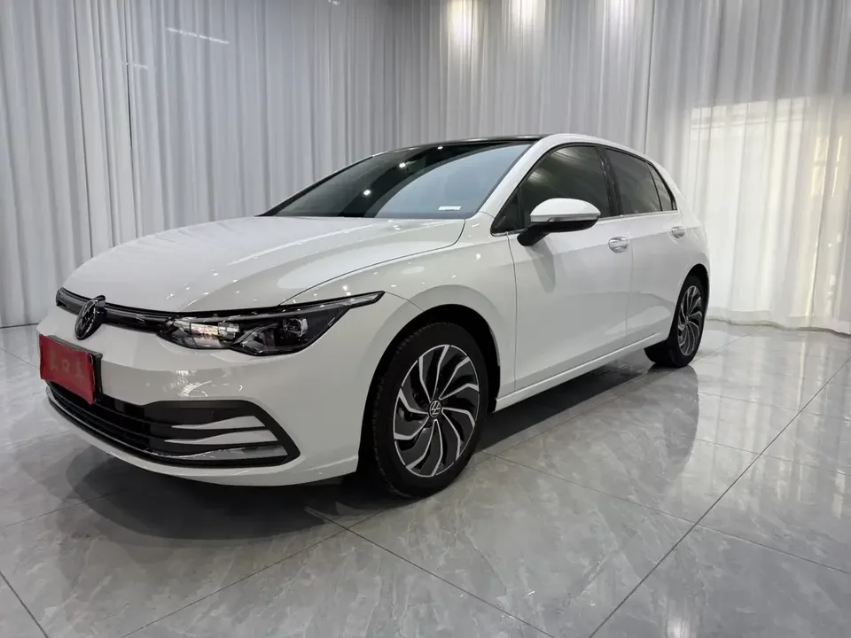 Volkswagen Golf golf 2023 280TSI DSG Pro 2023 — photo 1, buy with delivery to Moscow