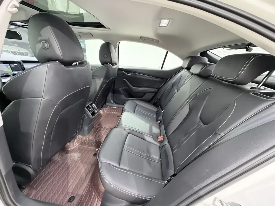Skoda Octavia Octavia 2022 PRO TSI280 DSG Luxury Edition 2023 — thumbnail 4