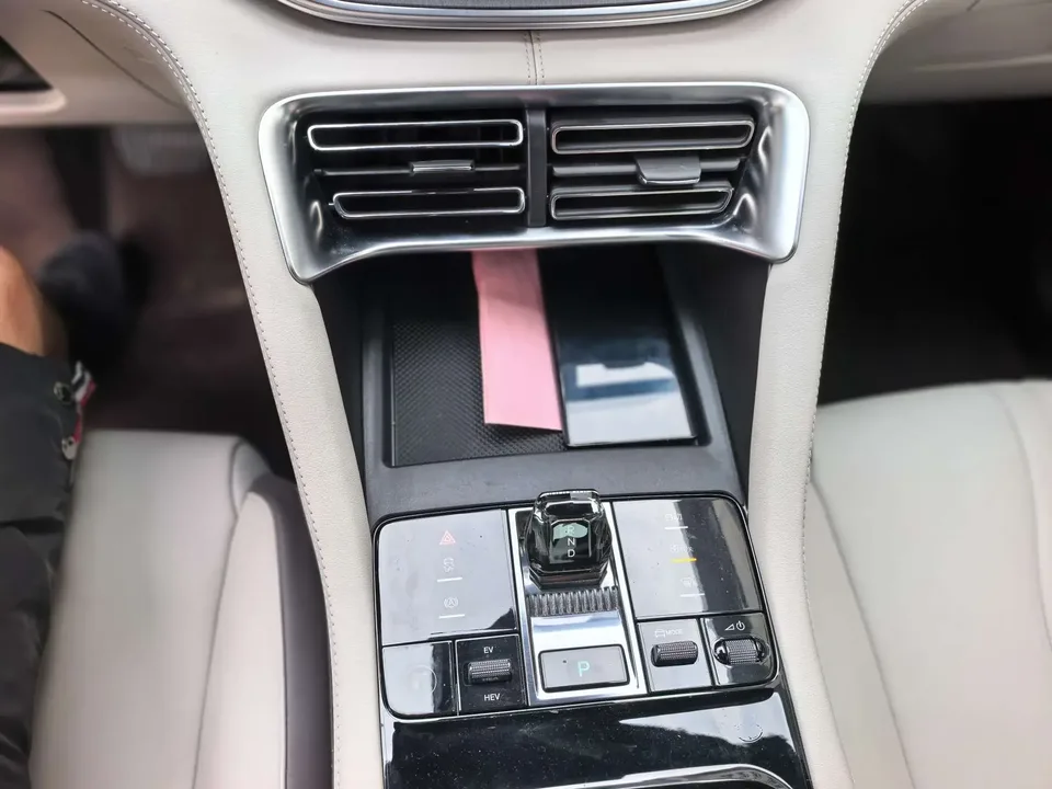 BYD Song PLUS DM Song PLUS DM 2025 DM-i 112KM Premium 2025 — миниатюра 3