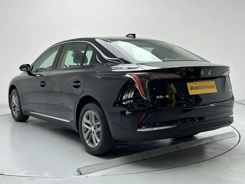 Hongqi E-QM5 Hongqi E-QM5 2025 500KM Travel Edition 2026 — thumbnail 2