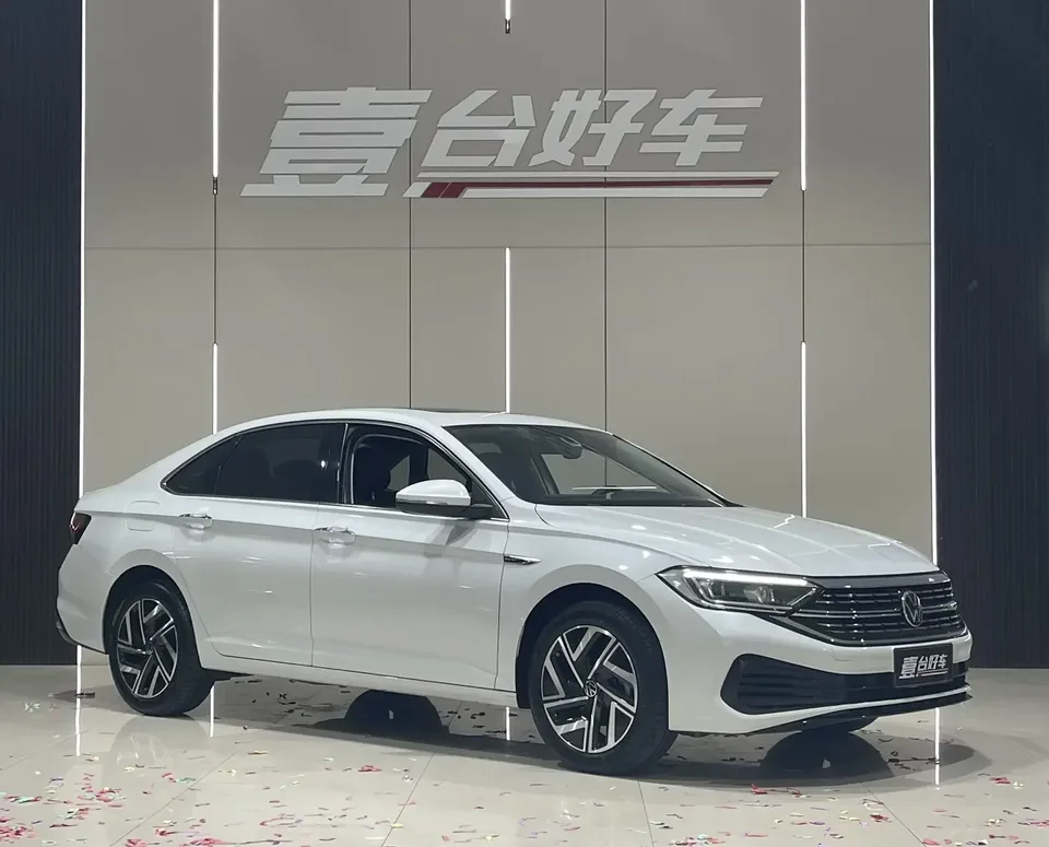 Volkswagen Sagitar Sagitar 2023 280TSI DSG Transcendence Lite 2022 — thumbnail 3