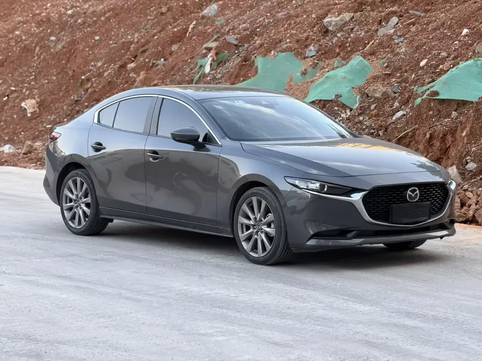 Mazda Axela Mazda3 Angkesela 2022 2.0L Automatic Elegant Edition 2023 — thumbnail 3