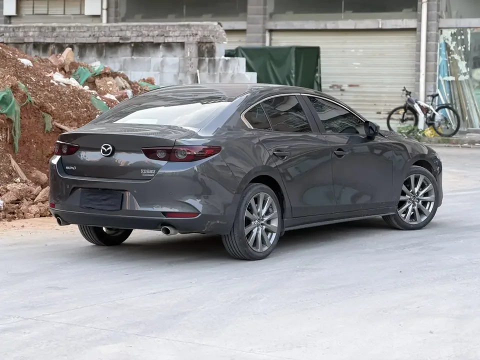 Mazda Axela Mazda3 Angkesela 2022 2.0L Automatic Elegant Edition 2023 — thumbnail 4