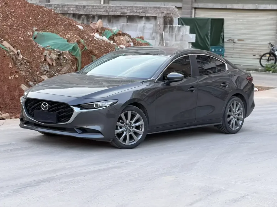 Mazda Axela Mazda3 Angkesela 2022 2.0L Automatic Elegant Edition 2023 — photo 1, buy with delivery to Moscow