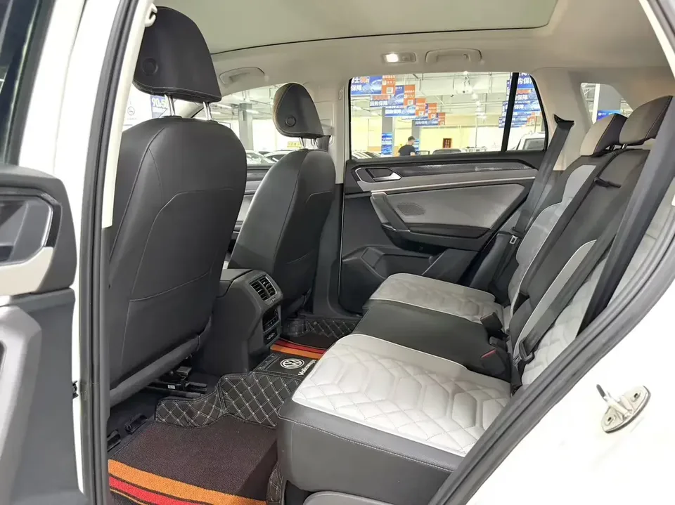 Volkswagen Tayron Tanyue 2023 280TSI 2WD Luxury Plus Advanced Edition 2023 — thumbnail 3