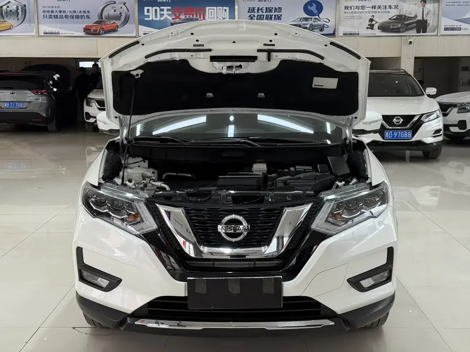 Nissan X-Trail Qijun 2022 2.0L 2WD Smart Link Premium Edition 2023 — thumbnail 3