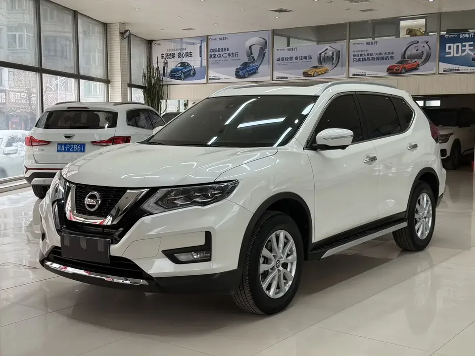 Nissan X-Trail Qijun 2022 2.0L 2WD Smart Link Premium Edition 2023 — photo 1, buy with delivery to Moscow