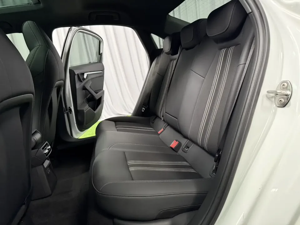 Audi A3 Audi A3 2022 A3L Limousine 35 TFSI Stylish Sports 2023 — миниатюра 5
