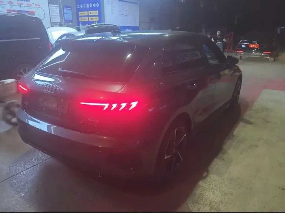 Audi A3 Audi A3 2022 Sportback 35 TFSI Stylish and sporty 2022 — thumbnail 4