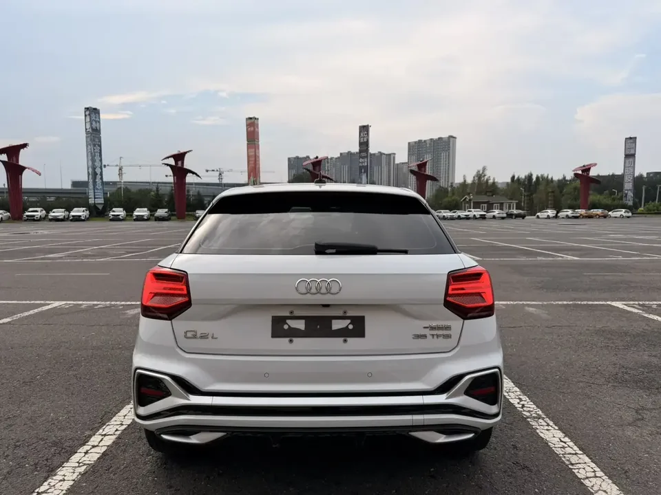 Audi Q2L Audi Q2L 2022 35 TFSI Stylish Dynamic 2022 — thumbnail 2