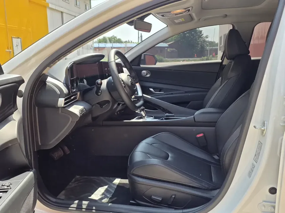 Hyundai Elantra Elantra 2022 1.5L CVT LUX Premium Edition 2022 — thumbnail 5