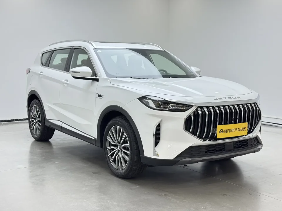 Jetour Jietu X70 PLUS Jietu X70 PLUS 2025 Champion Edition 1.5T DCT Champion MAX 7 Seaters 2026 — thumbnail 3
