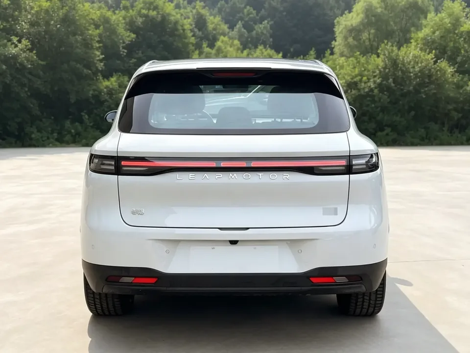 Leapmotor B10 Leapmotor B10 2025 510 Enjoy Edition 2025 — thumbnail 2