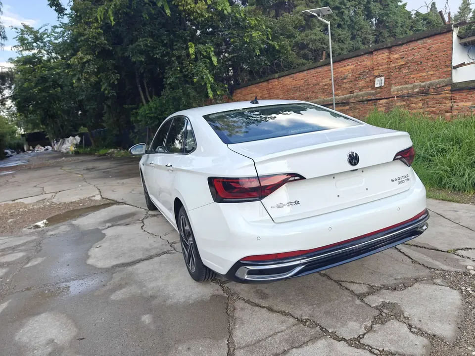 Volkswagen Sagitar Sagitar 2023 200TSI DSG Flying Edition 2023 — thumbnail 4