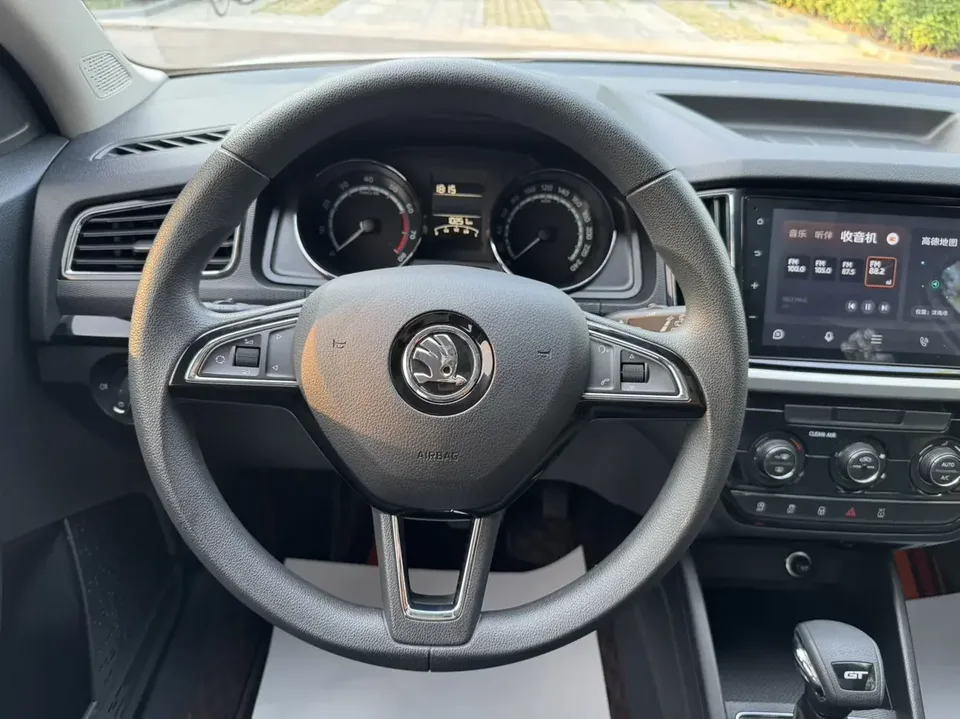 Skoda Kamiq Komic GT 2023 Modified 1.5L Automatic Premium Edition 2023 — миниатюра 4