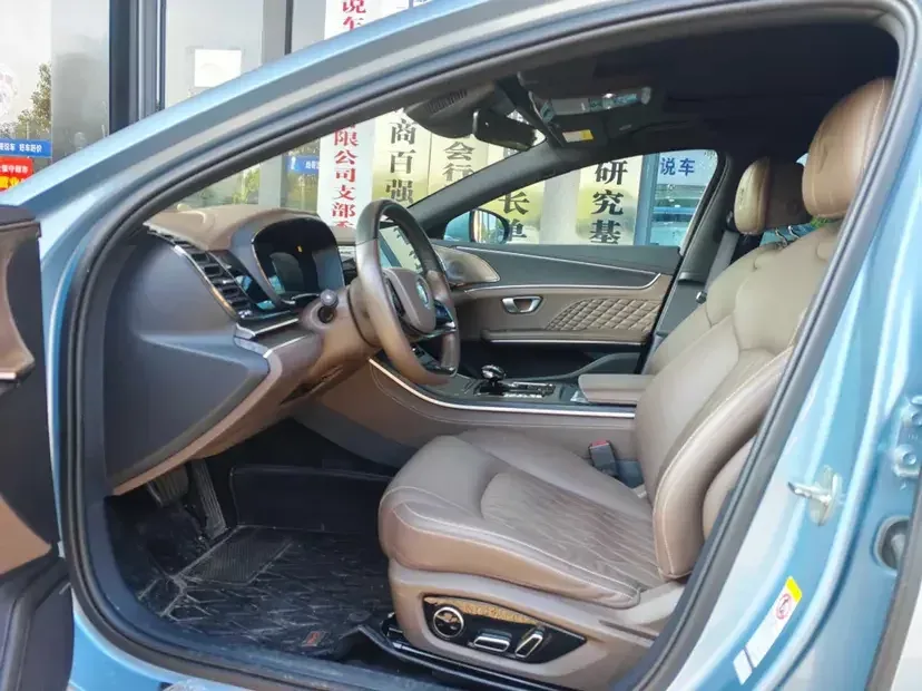 BYD Han DM Chinese DM 2023 DM-i Champion Edition 121KM Prestige 2023 — thumbnail 3