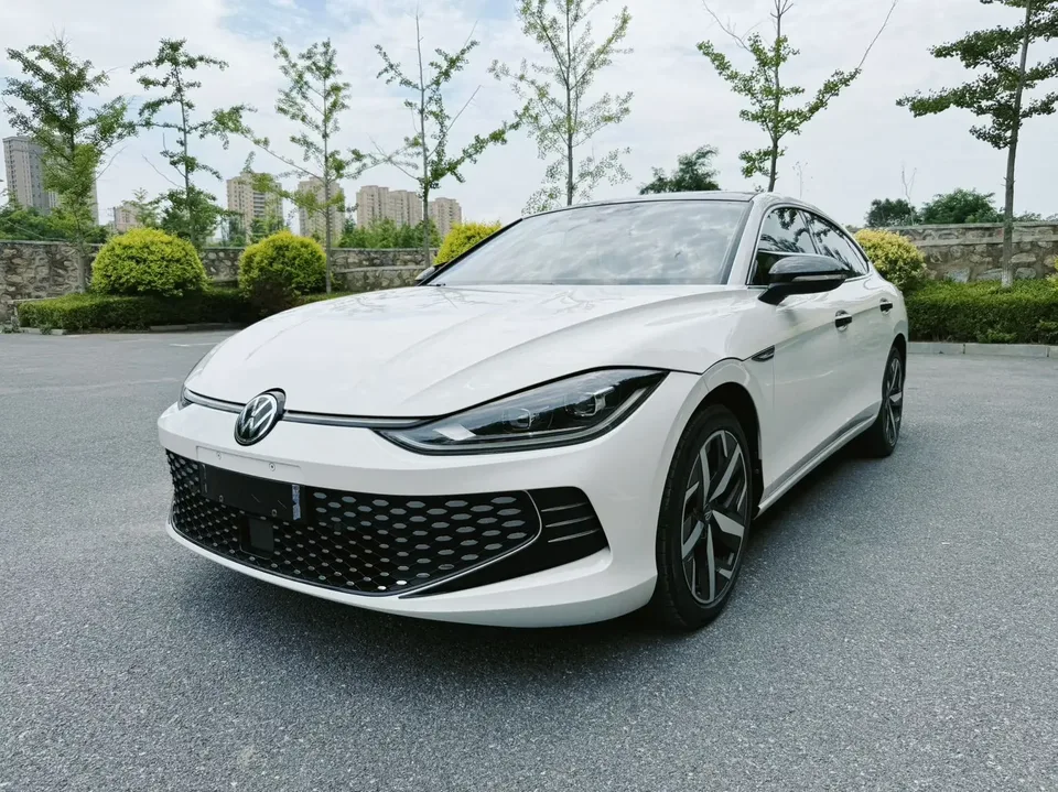 Volkswagen Lamando Lingdu 2022 Lingdu L 280TSI DSG Cool Edition 2022 — photo 1, buy with delivery to Moscow