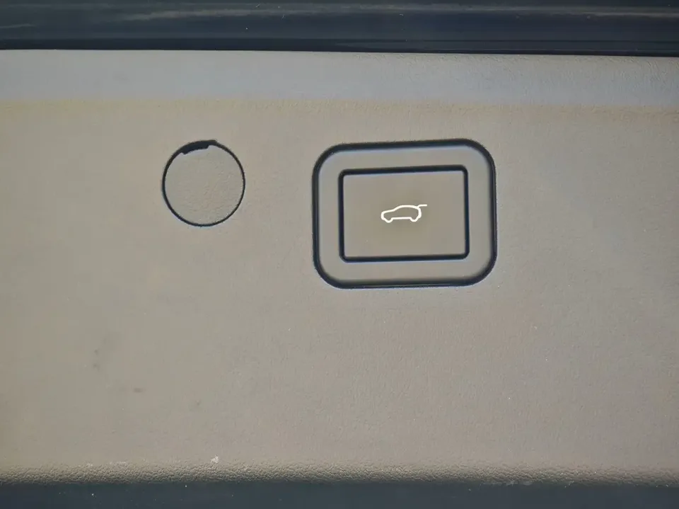 WEY Latte PHEV Latte PHEV 2022 1.5T 2WD Super Cup 2022 — thumbnail 3