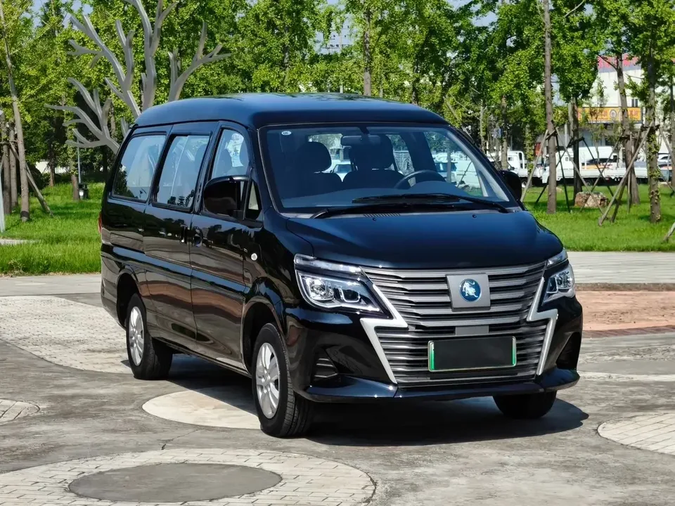 Forthing Lingzhi New Energy Lingzhi New Energy 2025 420km pure electric city version 5 seats 2025 — thumbnail 3