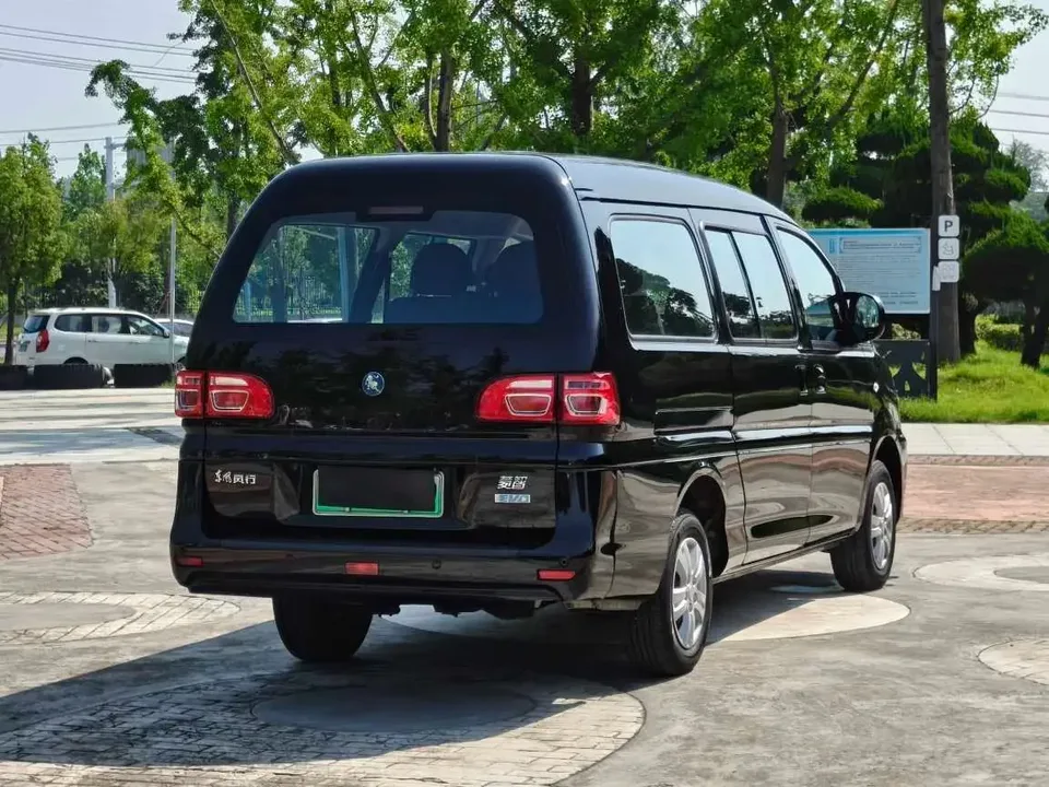 Forthing Lingzhi New Energy Lingzhi New Energy 2025 420km pure electric city version 5 seats 2025 — thumbnail 4