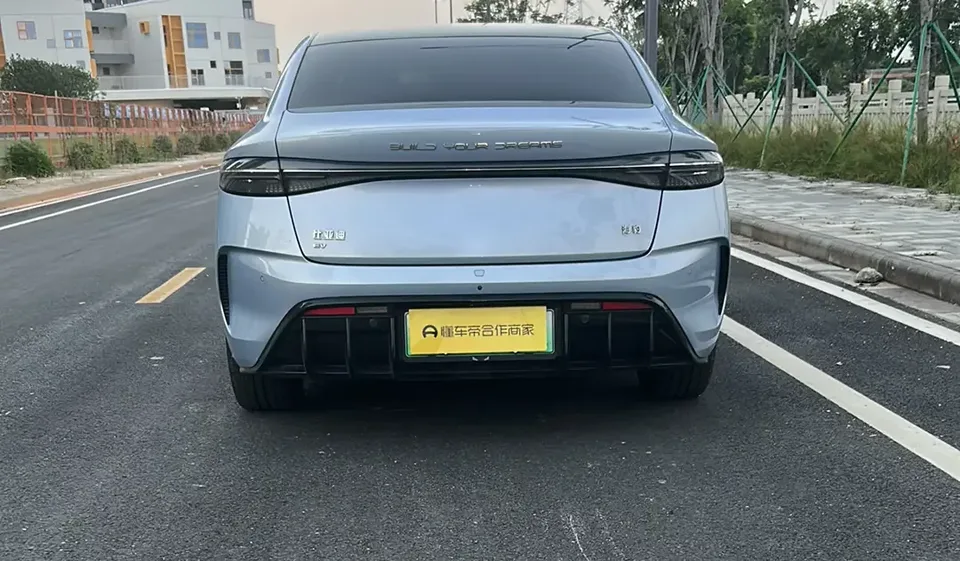 BYD Seal seal 2022 700KM long range rear-wheel drive version 2023 — thumbnail 2
