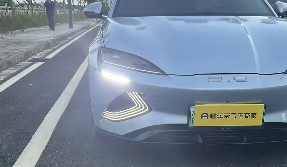 BYD Seal seal 2022 700KM long range rear-wheel drive version 2023 — thumbnail 3