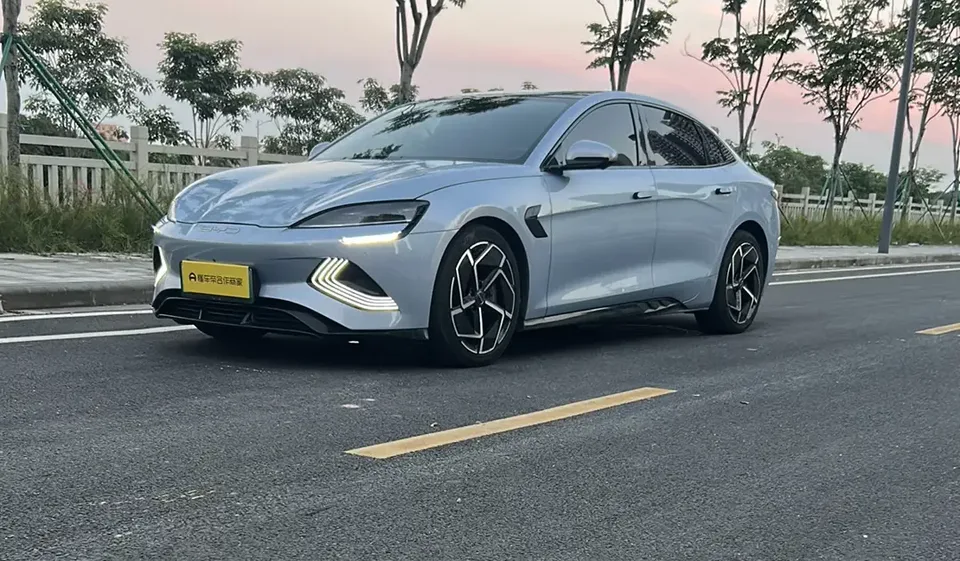 BYD Seal seal 2022 700KM long range rear-wheel drive version 2023 — photo 1, buy with delivery to Moscow