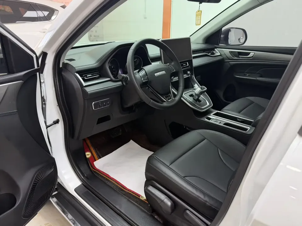 Haval M6 Haval M6 2021 PLUS 1.5T DCT Luxury Intelligent Connection 2023 — thumbnail 5