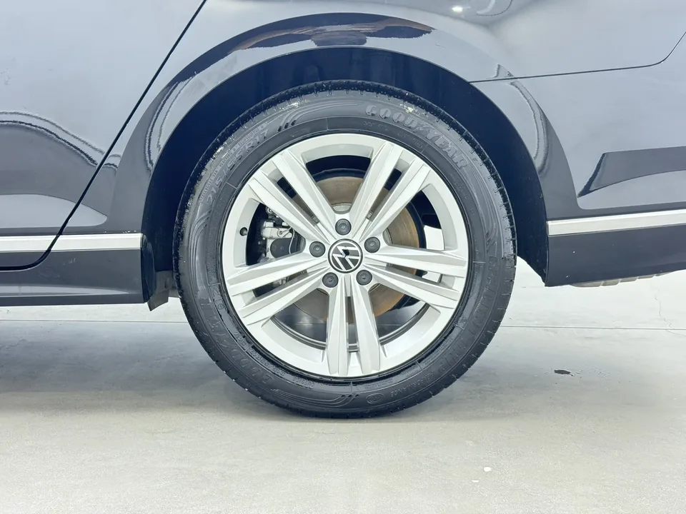 Volkswagen Magotan Magotan 2023 2 millionth anniversary edition 280TSI DSG comfort model 2024 — thumbnail 3