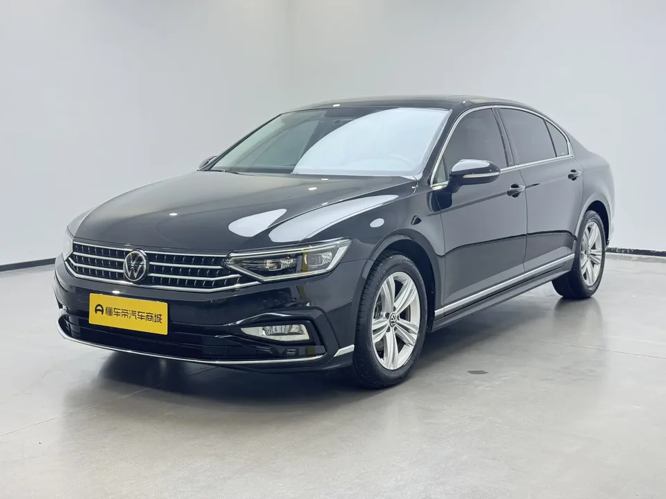 Volkswagen Magotan Magotan 2023 2 millionth anniversary edition 280TSI DSG comfort model 2024 — photo 1, buy with delivery to Moscow