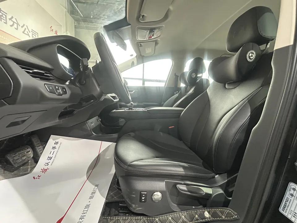 Hongqi E-QM5 Hongqi E-QM5 2023 Modified basic travel version 2024 — thumbnail 5