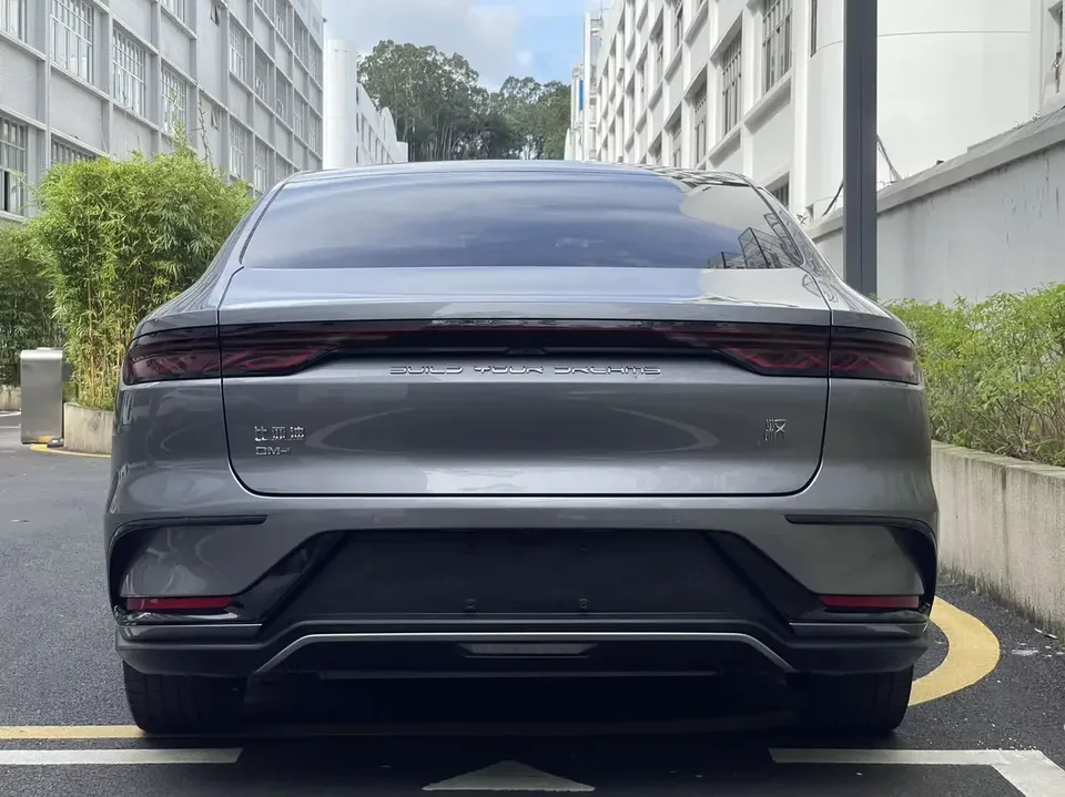 BYD Han DM Chinese DM 2022 DM-i 121KM Premium 2022 — thumbnail 2