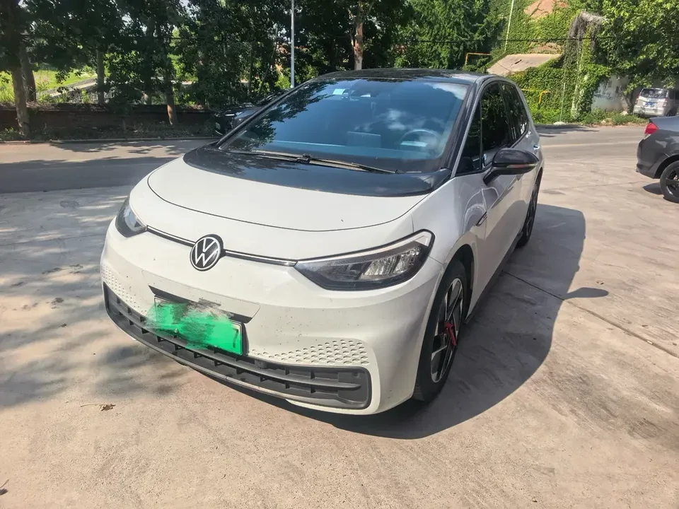 Volkswagen ID.3 Volkswagen ID.3 2023 Pure Smart Edition 2024 — photo 1, buy with delivery to Moscow