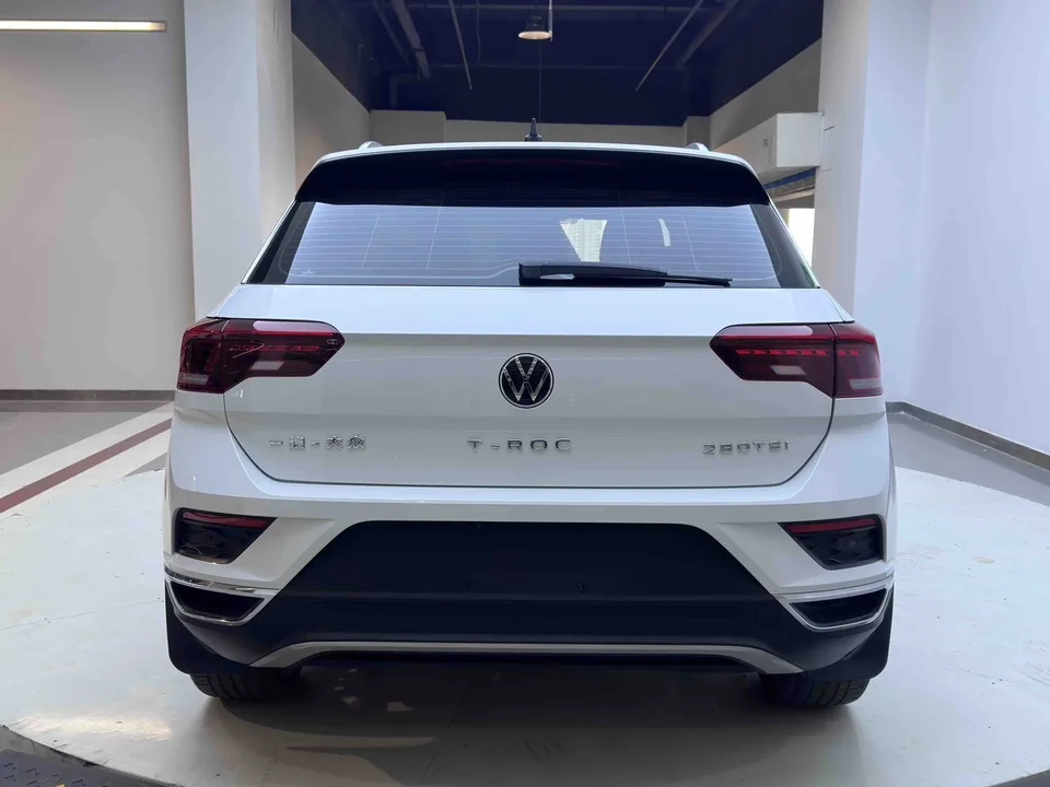 Volkswagen T-Roc TANG 2022 280TSI DSG 2WD Comfort PLUS 2023 — миниатюра 2