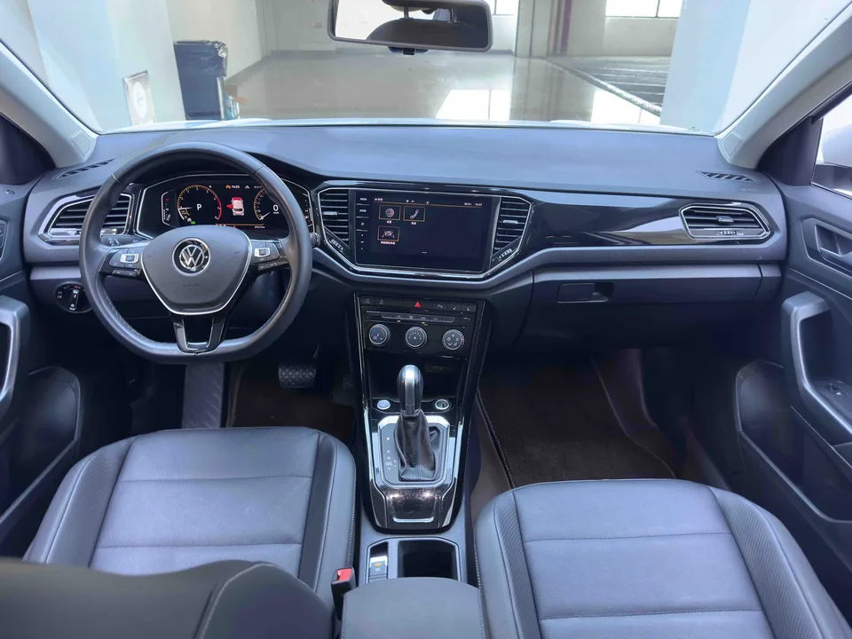 Volkswagen T-Roc TANG 2022 280TSI DSG 2WD Comfort PLUS 2023 — миниатюра 4