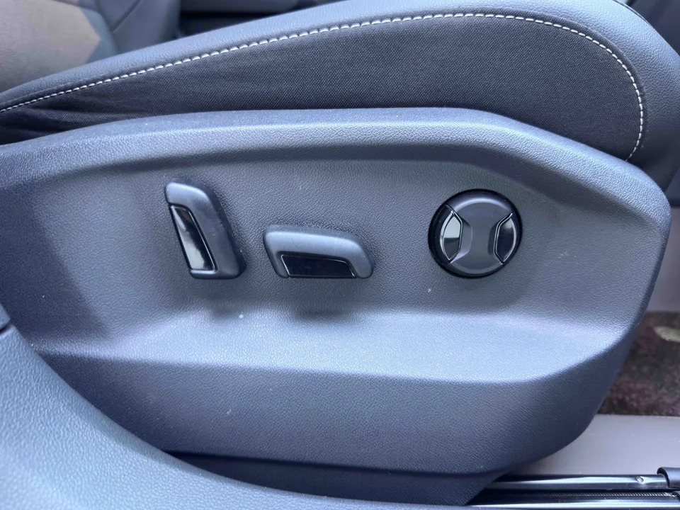 Volkswagen T-Roc TANG 2022 280TSI DSG 2WD Comfort PLUS 2023 — миниатюра 5