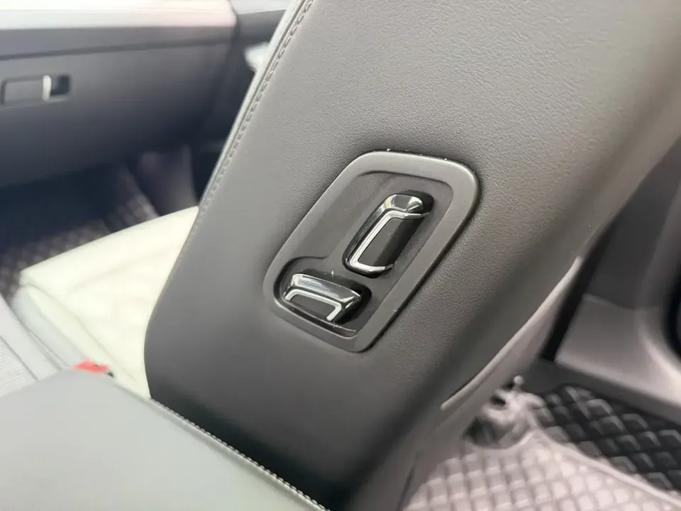 Volkswagen Magotan Magotan 2023 2 millionth anniversary edition 280TSI DSG leading model 2022 — thumbnail 3