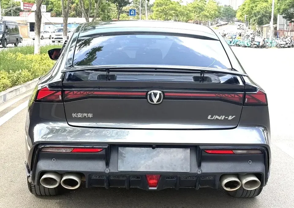 Changan UNI-V Changan UNI-V 2023 1.5T Sports Edition 2023 — thumbnail 2